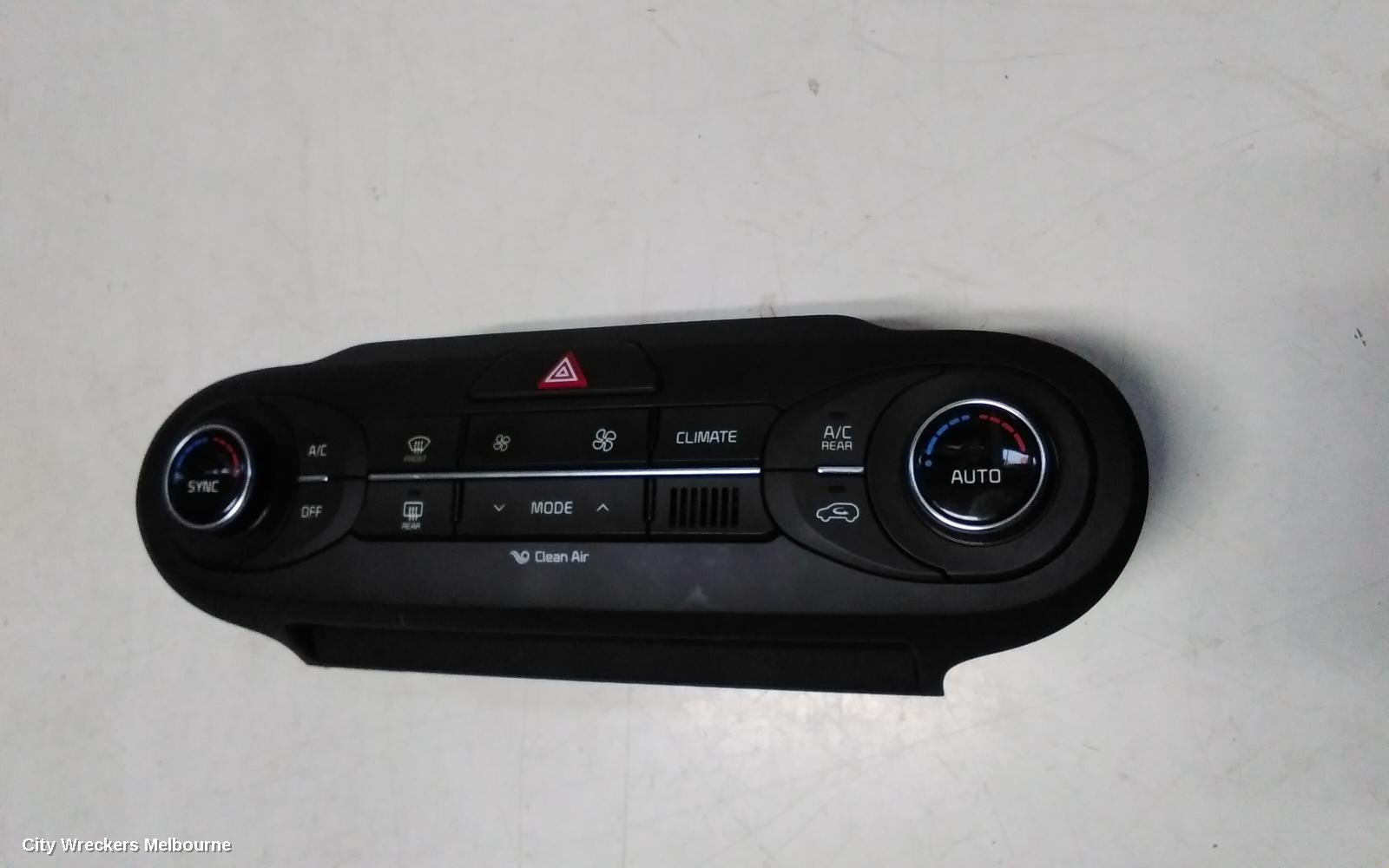 KIA SORENTO HEATER/AC CONTROLS, FRONT, CLIMATE CONTROL TYPE, UM, 03/2015 - 09/2017