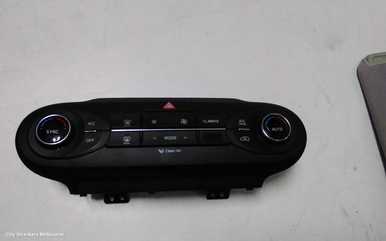 KIA SORENTO HEATER/AC CONTROLS, FRONT, CLIMATE CONTROL TYPE, UM, 03/2015 - 09/2017