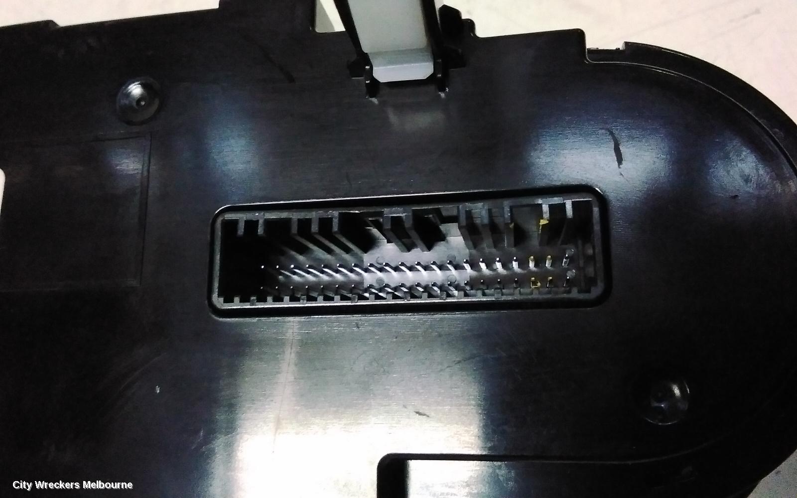 KIA SORENTO HEATER/AC CONTROLS, FRONT, CLIMATE CONTROL TYPE, UM, 03/2015 - 09/2017