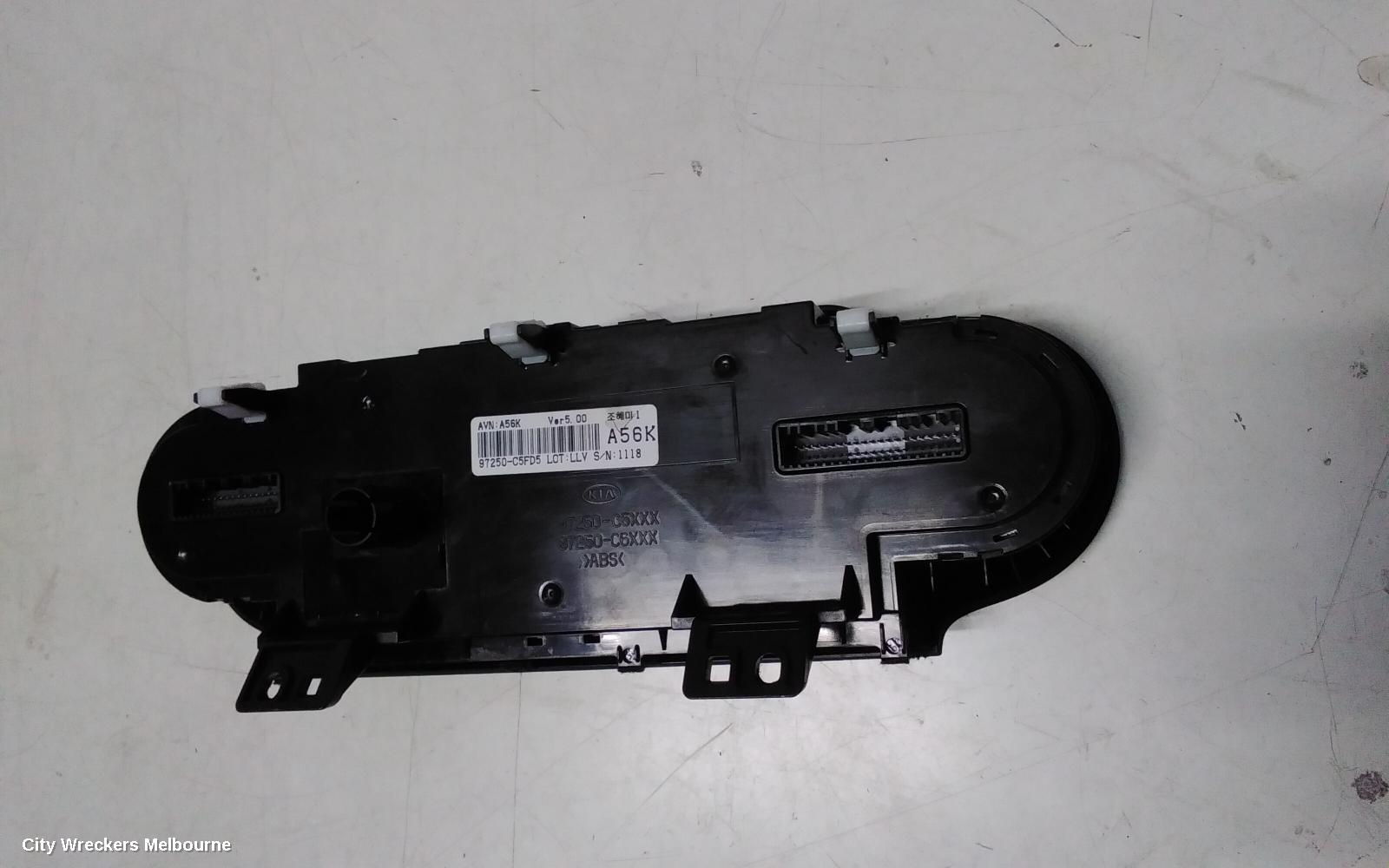 KIA SORENTO HEATER/AC CONTROLS, FRONT, CLIMATE CONTROL TYPE, UM, 03/2015 - 09/2017