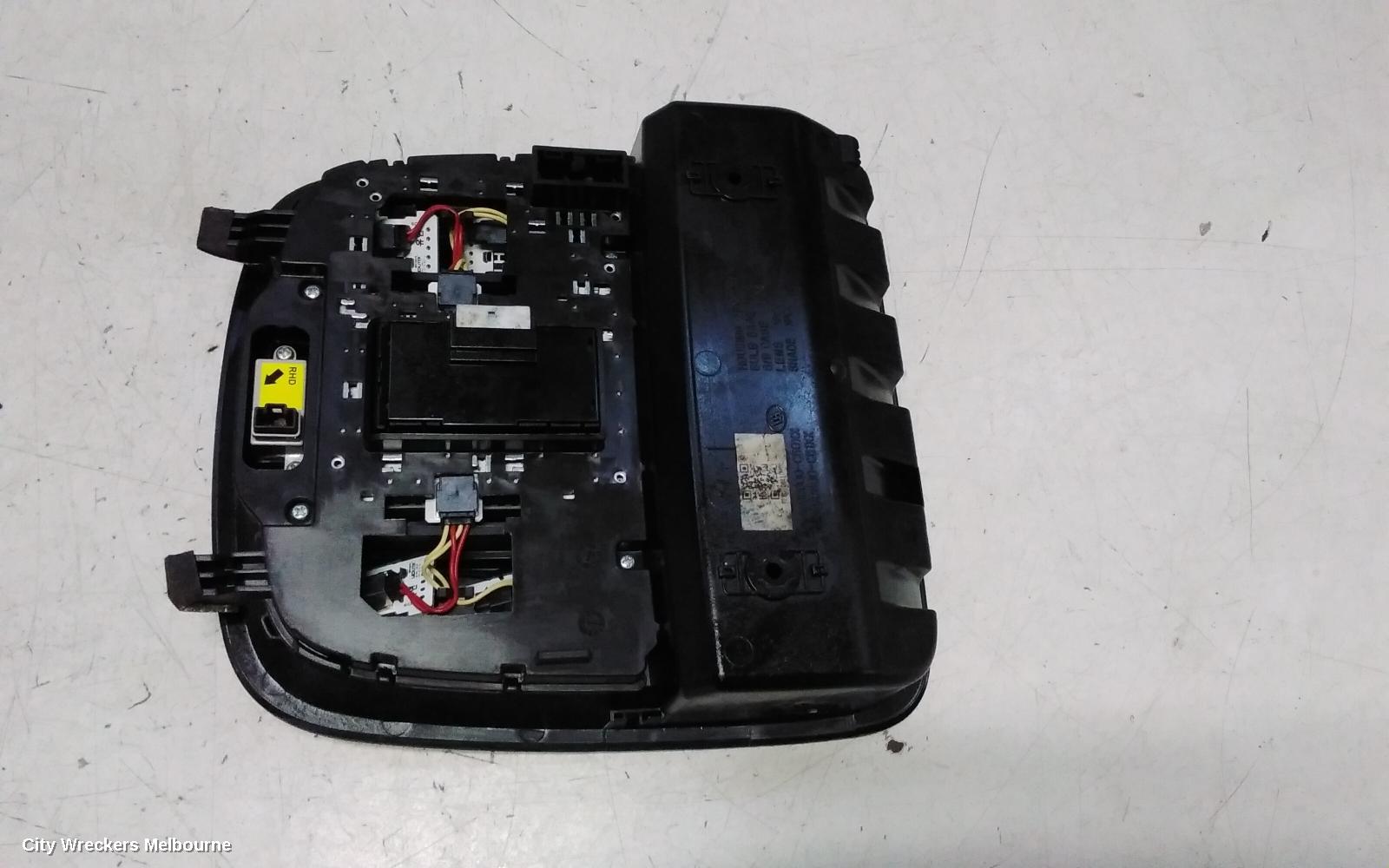 KIA SORENTO COURTESY LIGHT, UM, FRONT, W/ SUNROOF CONTROLS TYPE, 03/2015 - 01/2020