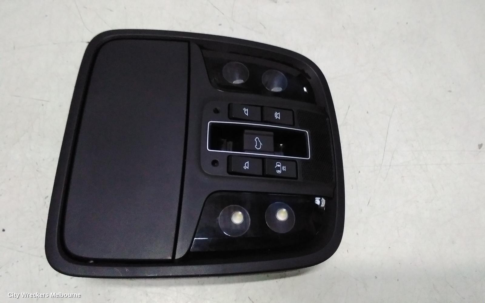 KIA SORENTO COURTESY LIGHT, UM, FRONT, W/ SUNROOF CONTROLS TYPE, 03/2015 - 01/2020