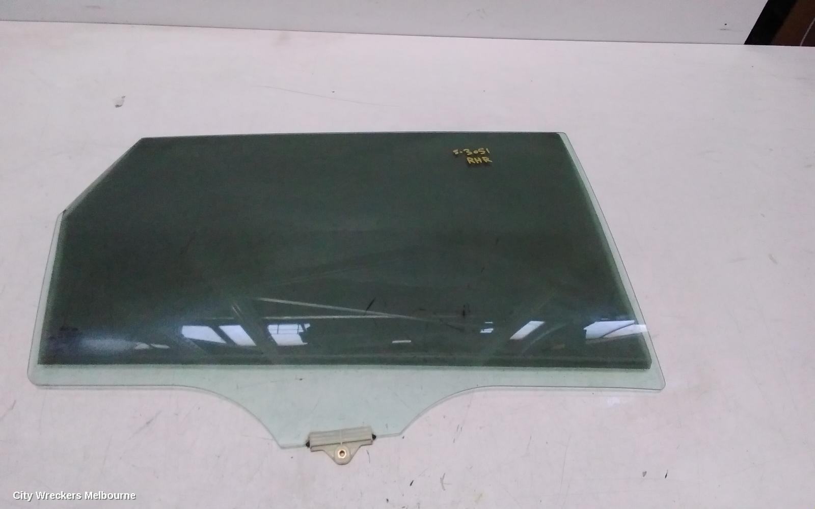KIA SORENTO RIGHT REAR DOOR WINDOW, UM, 03/2015 - 02/2020
