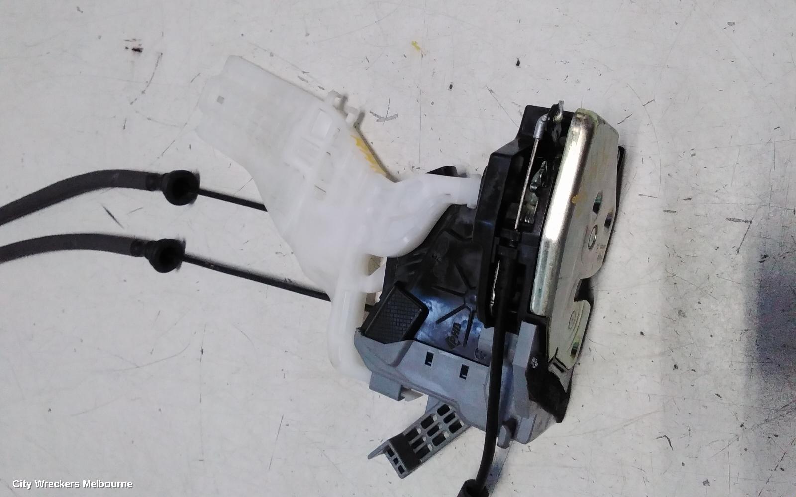 KIA SORENTO DOOR/BOOT/GATE LOCK, RIGHT REAR DOOR LOCK, UM, 03/2015 - 01/2020