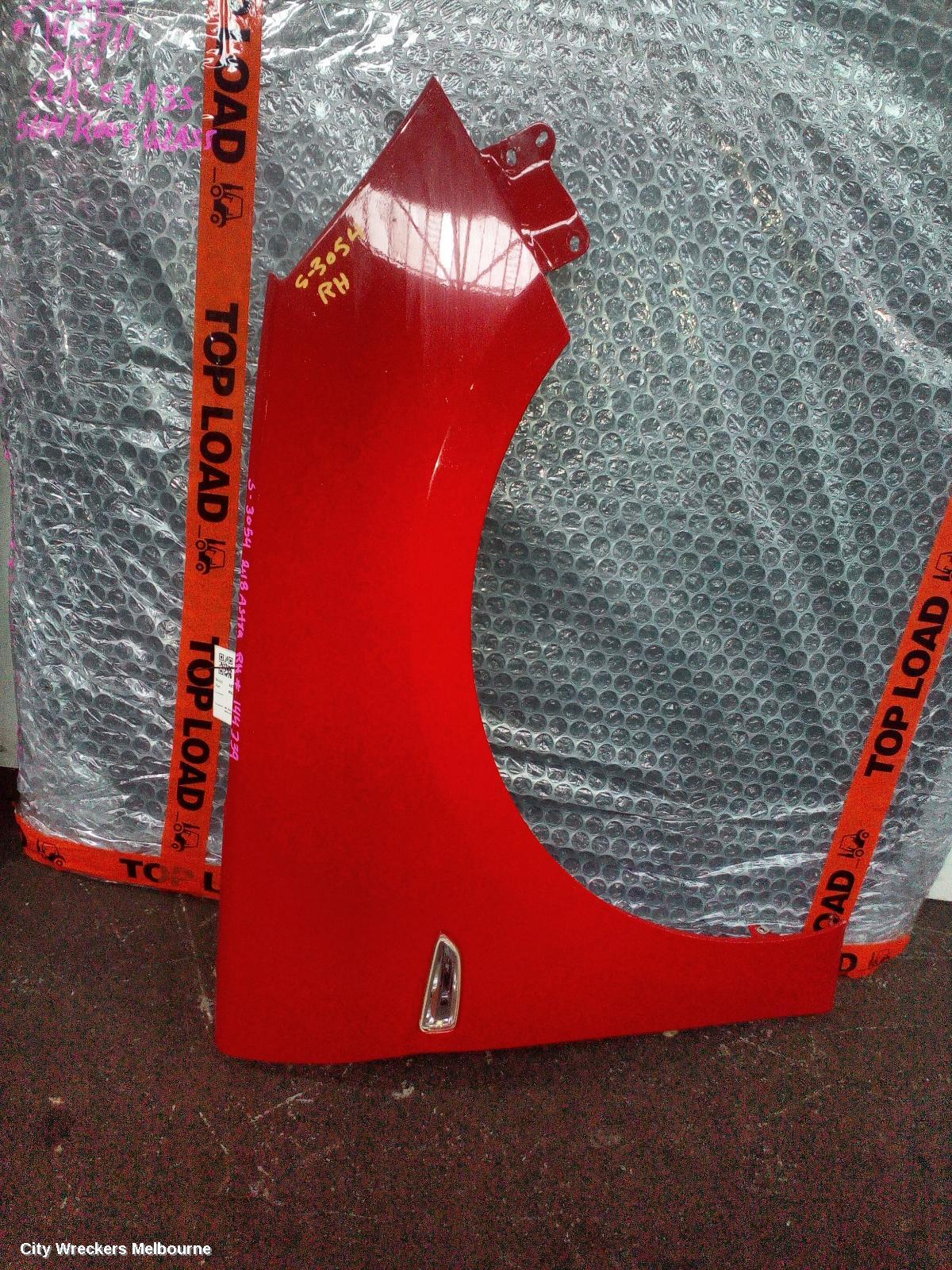 HOLDEN ASTRA RIGHT GUARD, BK, 5DR HATCH/WAGON, NON SIDE SKIRT HOLES TYPE, 09/2016 - 12/2020