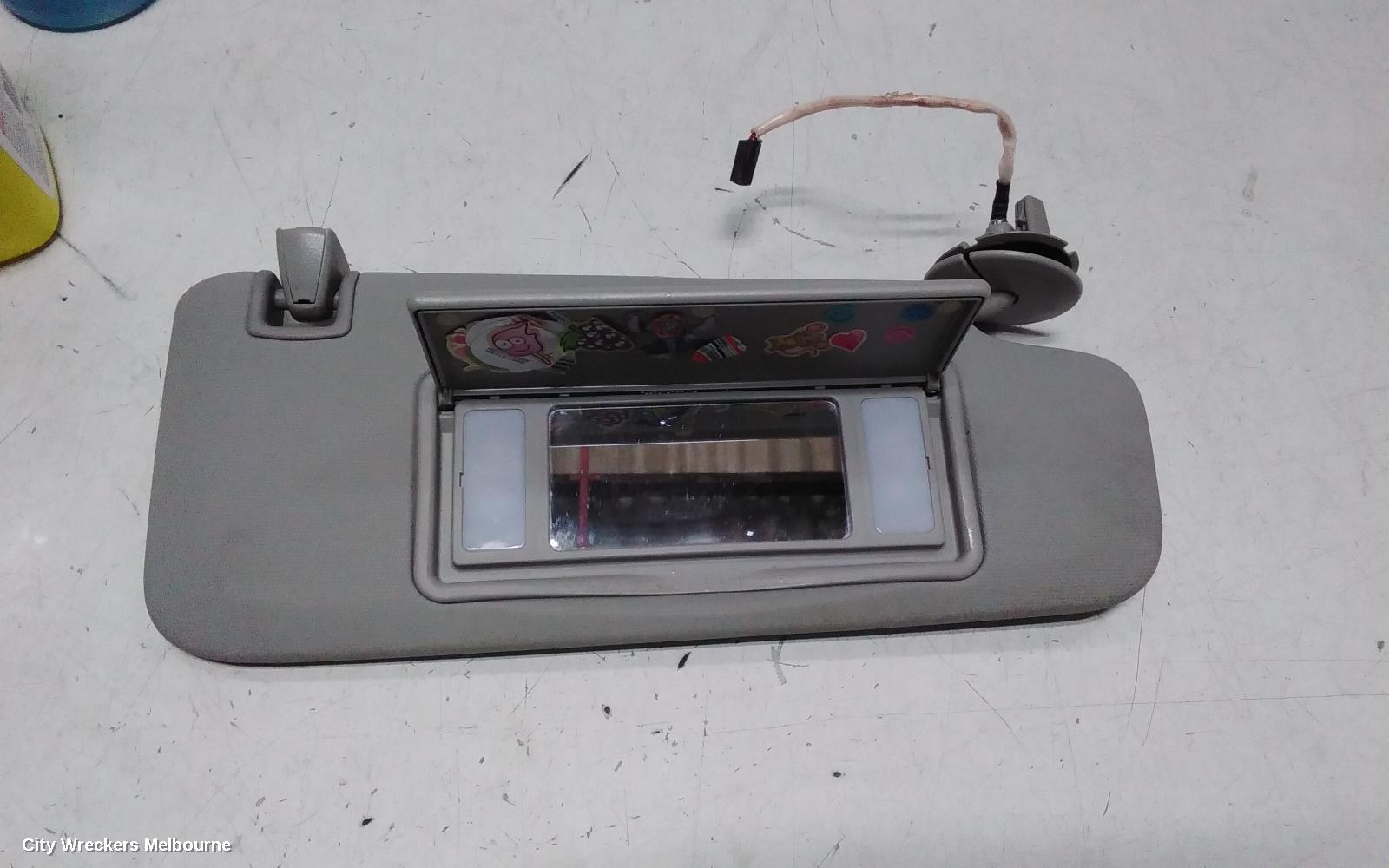 HOLDEN ASTRA SUNVISOR, BK-BL, RH SIDE, W/LIGHT, 09/2016 - 12/2020