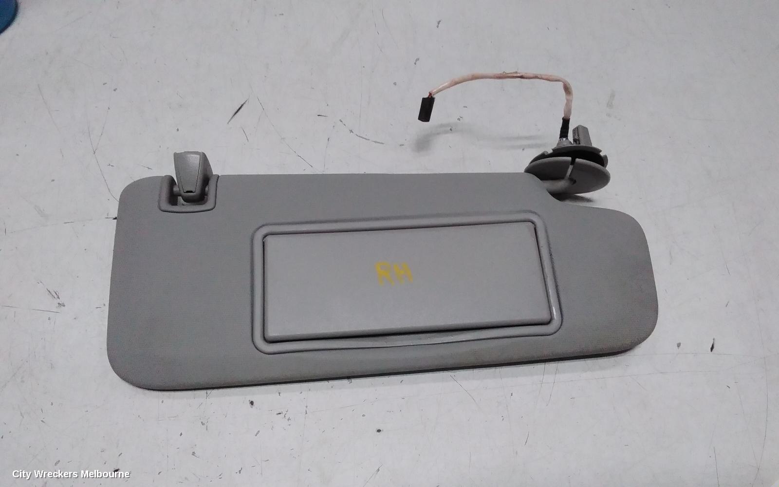 HOLDEN ASTRA SUNVISOR, BK-BL, RH SIDE, W/LIGHT, 09/2016 - 12/2020