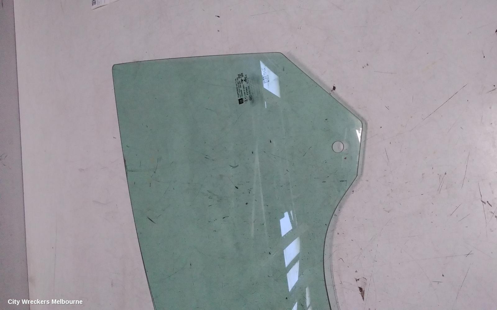 HOLDEN ASTRA LEFT FRONT DOOR WINDOW, BK-BL, 09/2016 - 12/2020