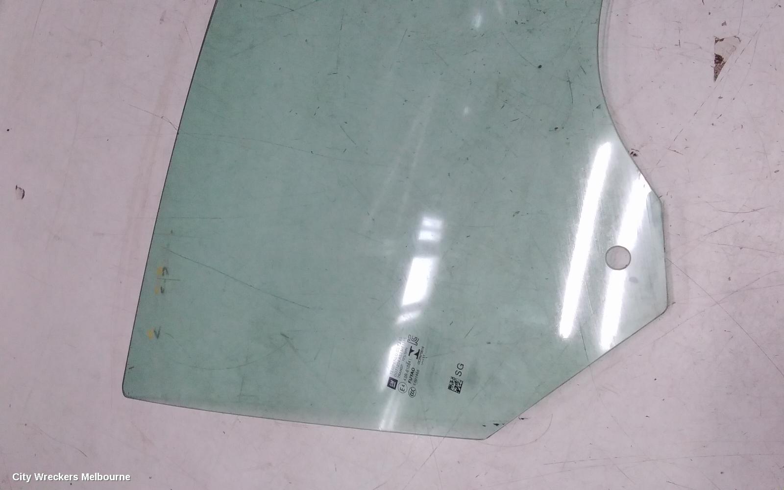 HOLDEN ASTRA RIGHT FRONT DOOR WINDOW, BK-BL, 09/2016 - 12/2020