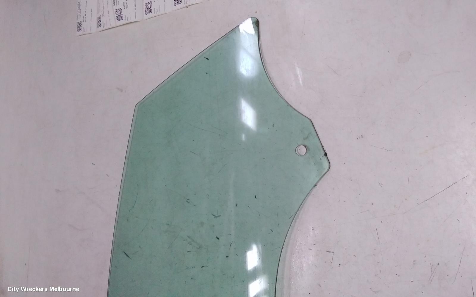 HOLDEN ASTRA RIGHT FRONT DOOR WINDOW, BK-BL, 09/2016 - 12/2020