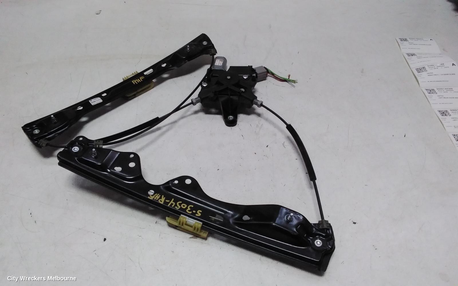 HOLDEN ASTRA RIGHT FRONT WINDOW REG/MOTOR, BK-BL, DOOR REG ASSY (REG AND MOTOR), 5DR HATCH/SEDAN, 09/2016 - 12/2020