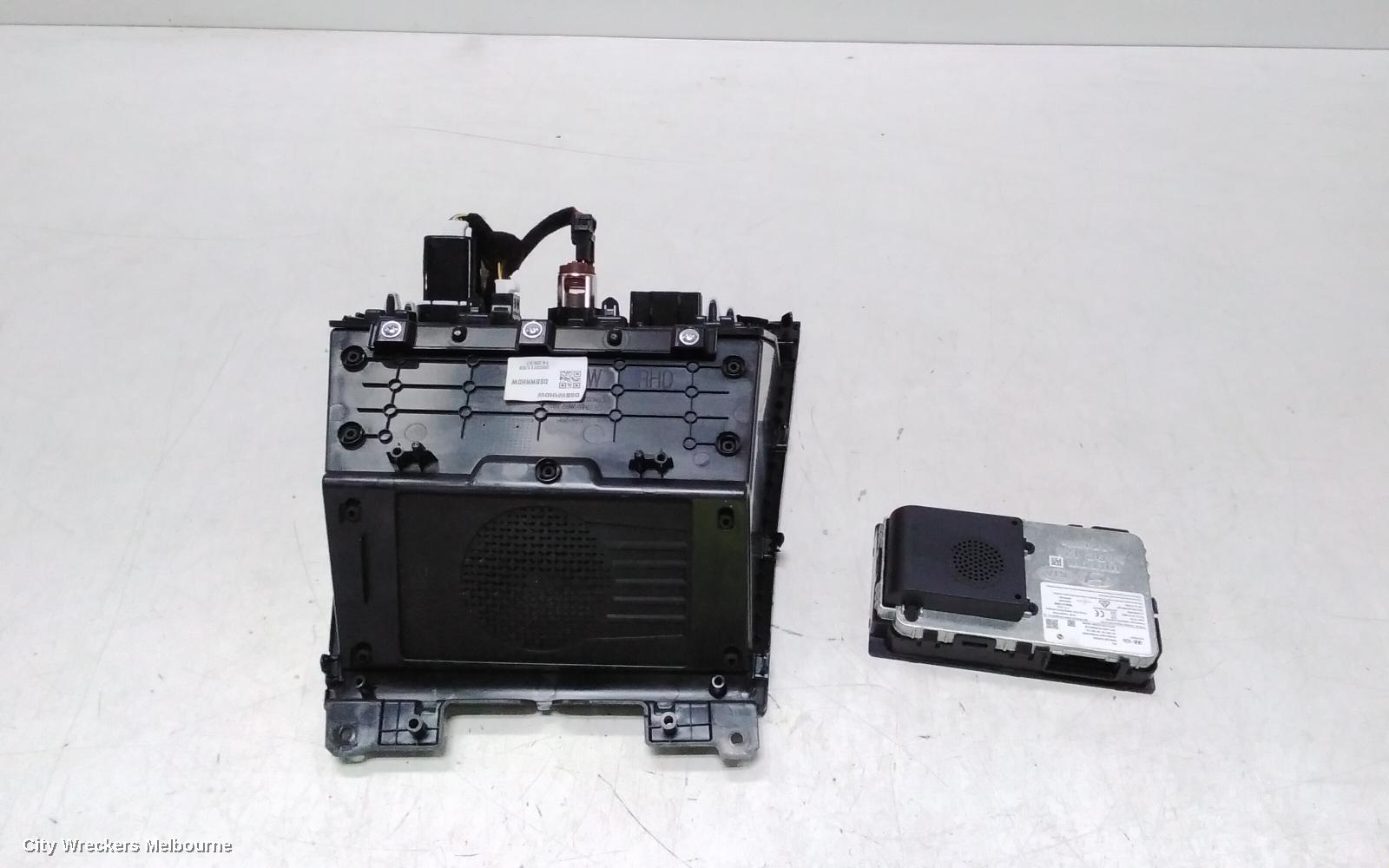 HYUNDAI TUCSON, NX4, CHARGING POINT, 12V CIGAR LIGHTER (IN FRONT OF CENTRE CONSOLE), 02/2021 ONWARDS, 95560-N9000 MOBIL CHARGER WITH AUX: 136083