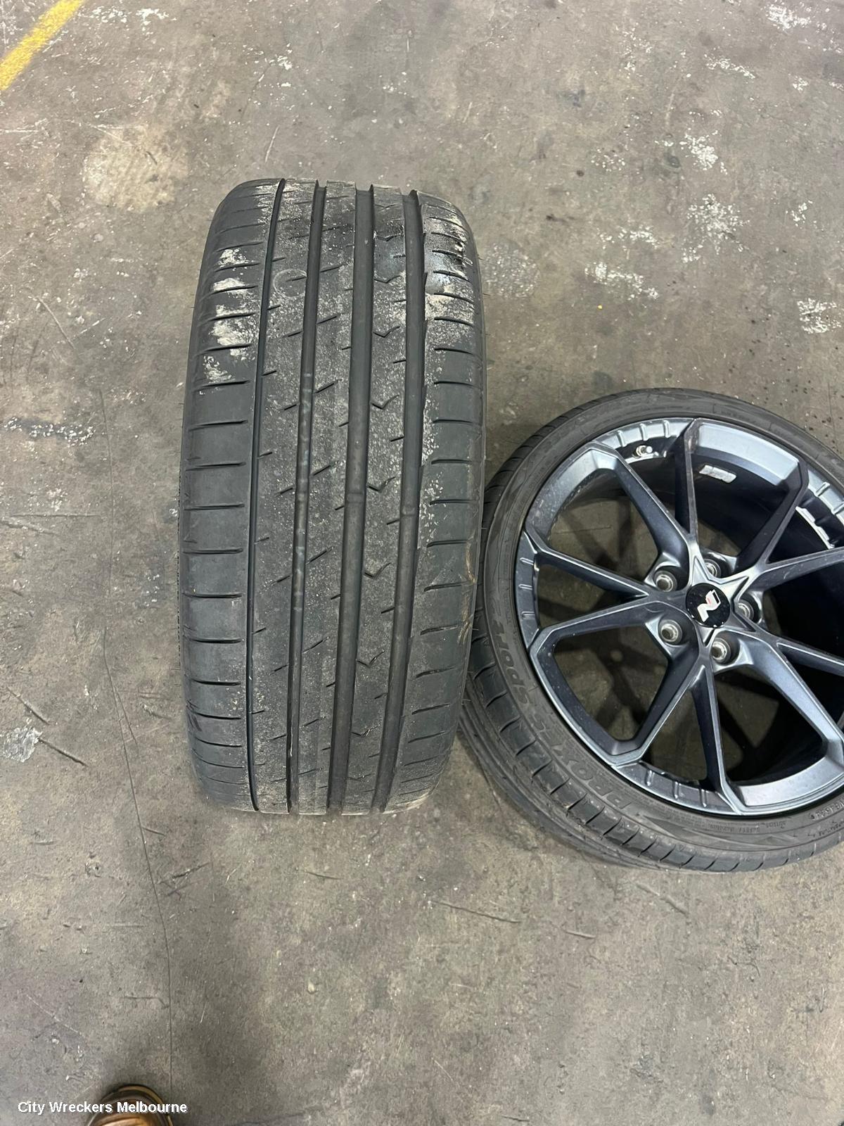 HYUNDAI I30 WHEEL MAG, FACTORY, 19X8IN, 5 V SPOKE, HIGH GLOSS BLACK, PD, HATCH (CZECH TMAH VIN), 03/2021 ONWARDS