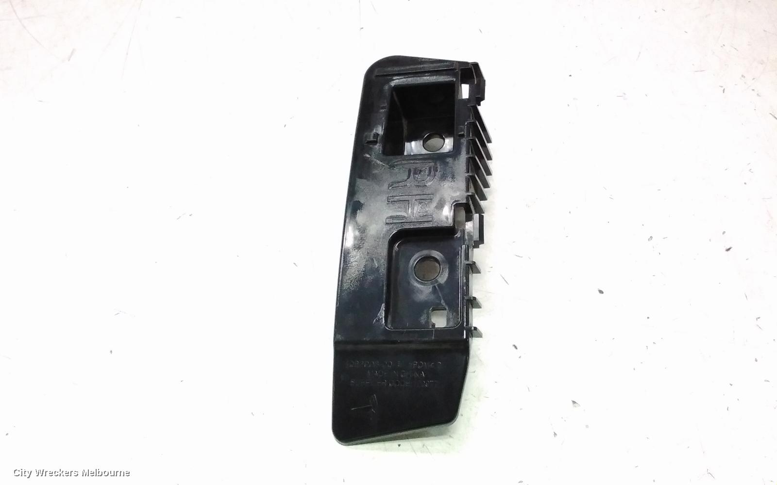 TESLA MODEL 3, 1ST GEN, 06/2019 ONWARDS, RHR BAR BRAKET: 136701