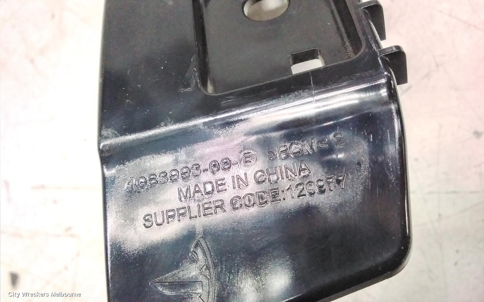 TESLA MODEL 3, 1ST GEN, 06/2019 ONWARDS, RHR BAR BRAKET: 136701