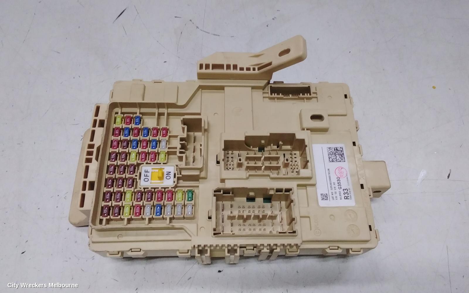 HYUNDAI I30 FUSE BOX, UNDER DASH, PD, 03/2017 ONWARDS