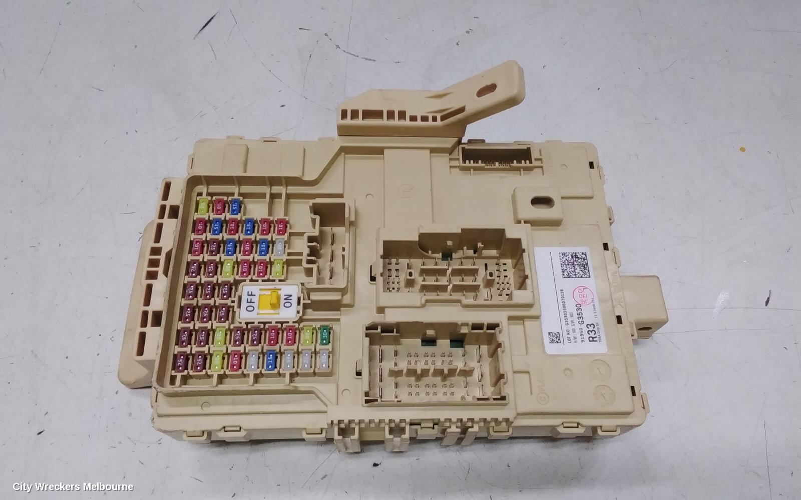HYUNDAI I30 FUSE BOX, UNDER DASH, PD, 03/2017 ONWARDS