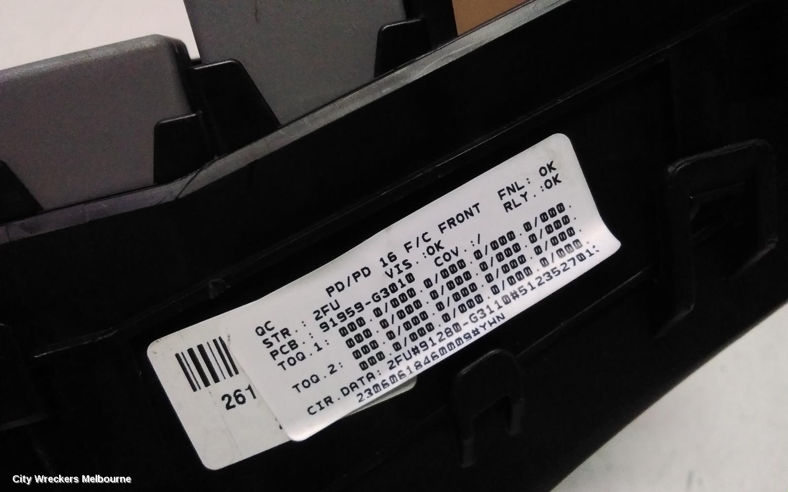 HYUNDAI I30 FUSE BOX, ENGINE BAY, PETROL, PD, 03/2017 ONWARDS