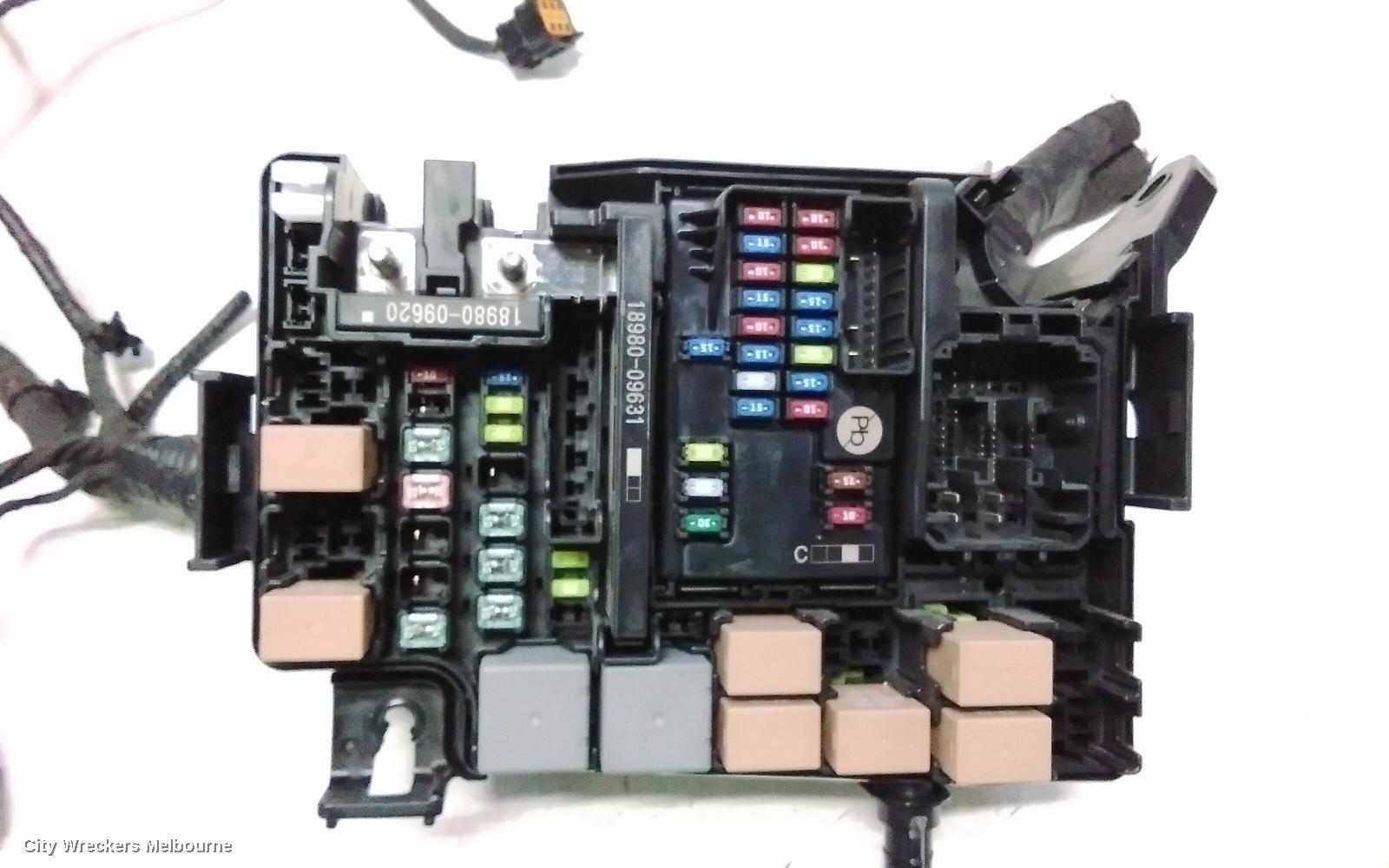HYUNDAI I30 FUSE BOX, ENGINE BAY, PETROL, PD, 03/2017 ONWARDS