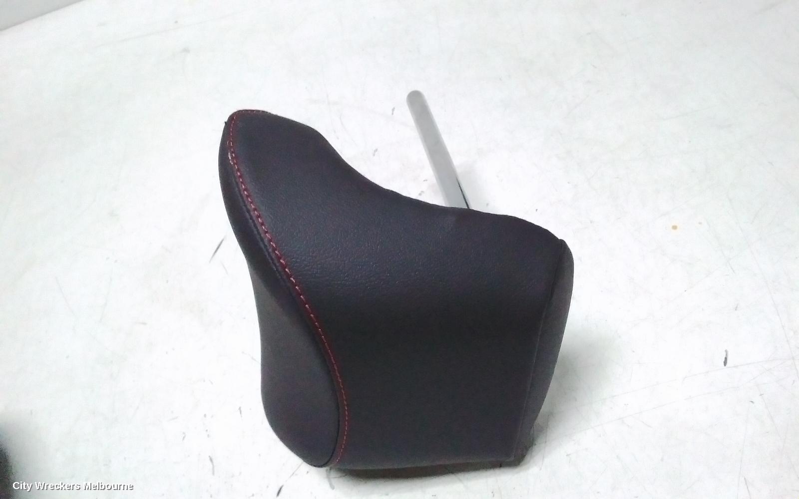 HYUNDAI I30 HEADREST, CENTRE REAR 2ND ROW, LEATHER, GREY, PREMIUM/SR/SR PREMIUM, PD, 03/2017 ONWARDS