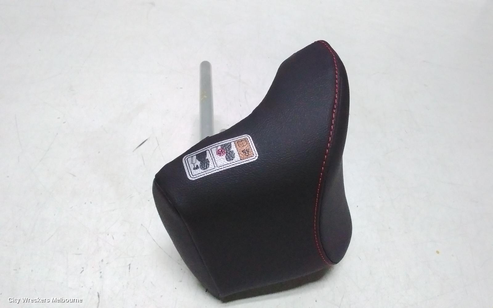 HYUNDAI I30 HEADREST, CENTRE REAR 2ND ROW, LEATHER, GREY, PREMIUM/SR/SR PREMIUM, PD, 03/2017 ONWARDS