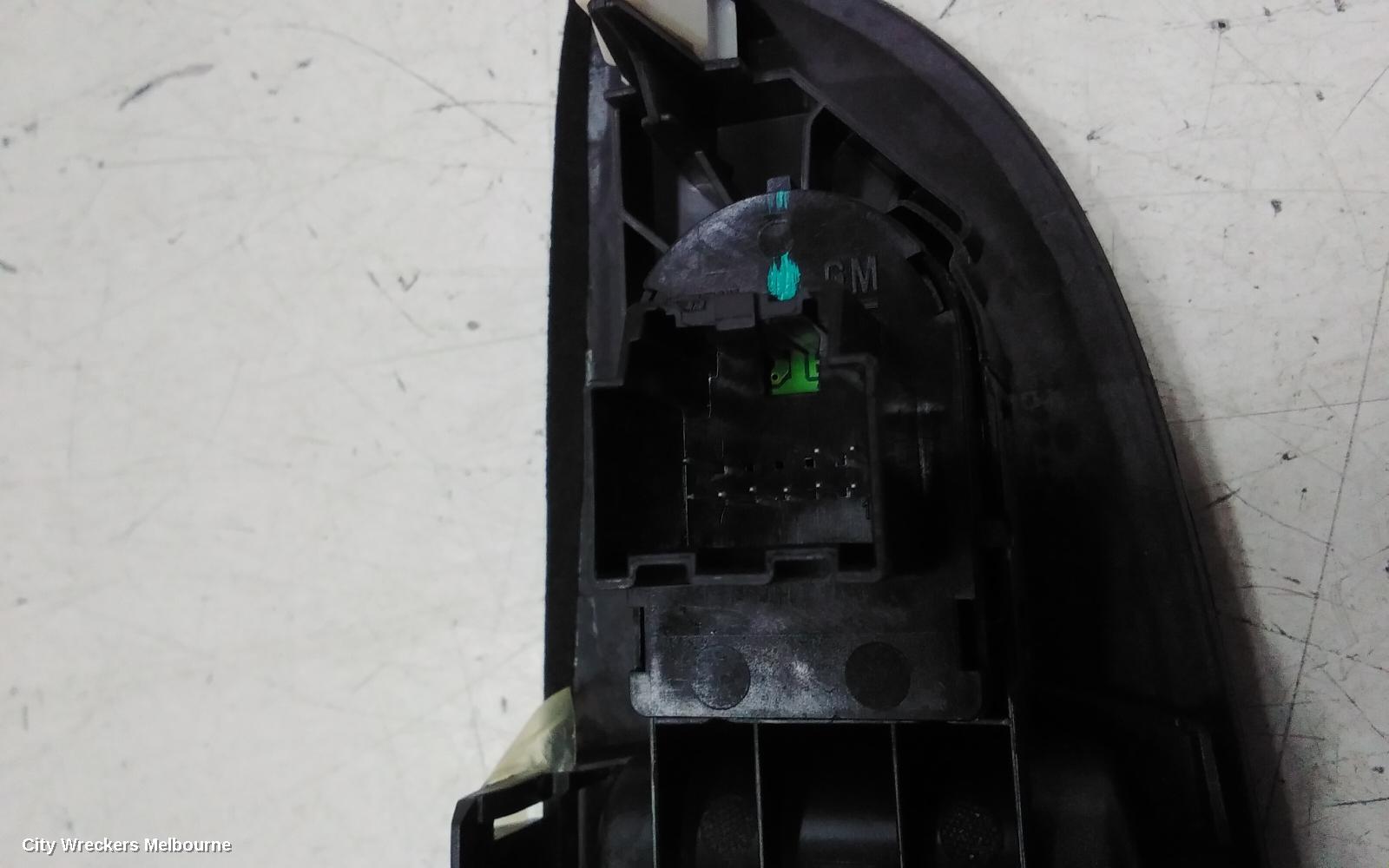 HOLDEN COMMODORE PWR DR WIND SWITCH, RH FRONT (MASTER SWITCH), WAGON/SEDAN, EVOKE TYPE, VF, 05/2013 - 12/2017
