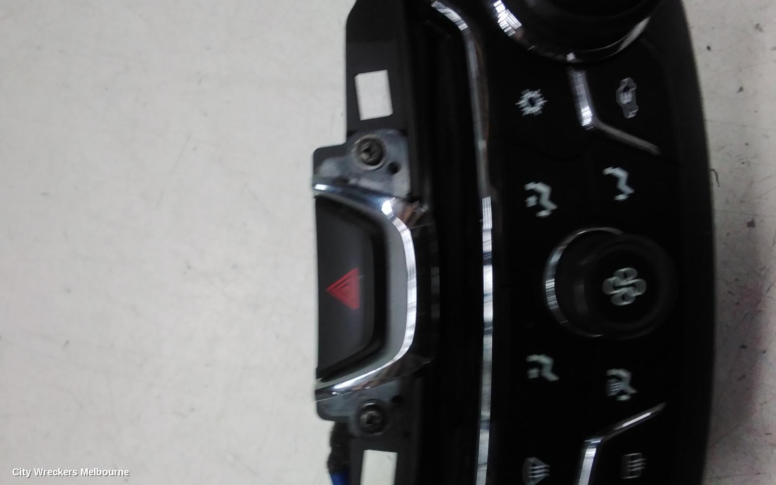 HOLDEN COMMODORE HEATER/AC CONTROLS, VF, BLACK, W/ CD TYPE, 05/2013 - 12/2017