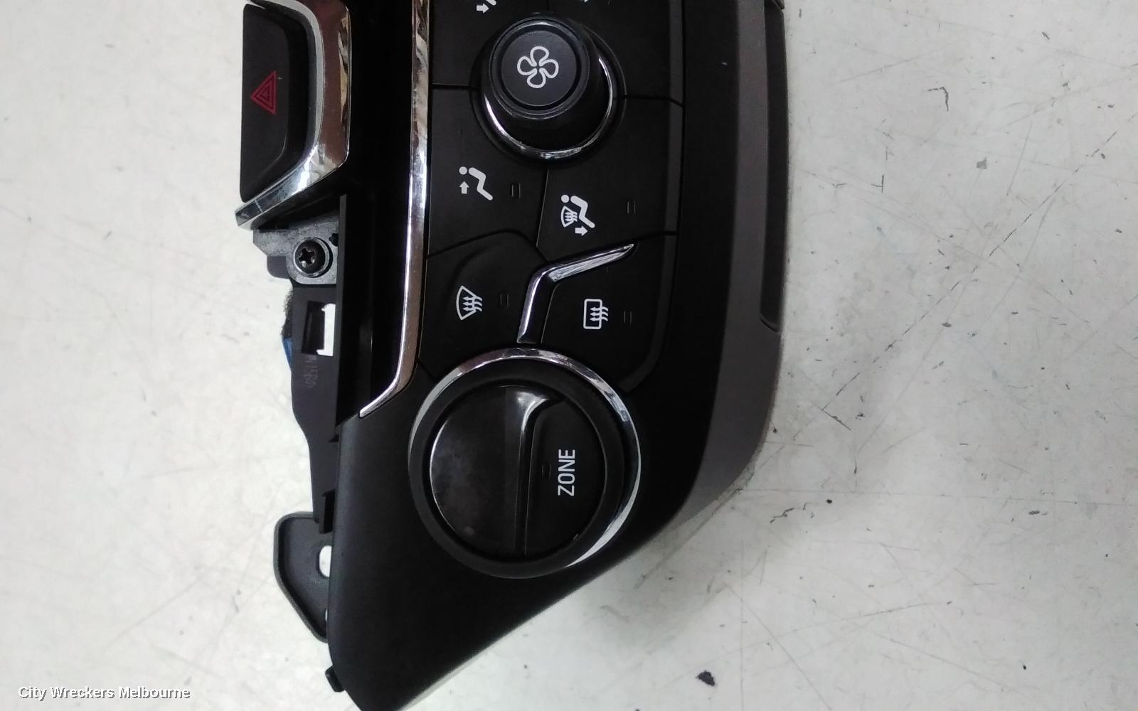 HOLDEN COMMODORE HEATER/AC CONTROLS, VF, BLACK, W/ CD TYPE, 05/2013 - 12/2017