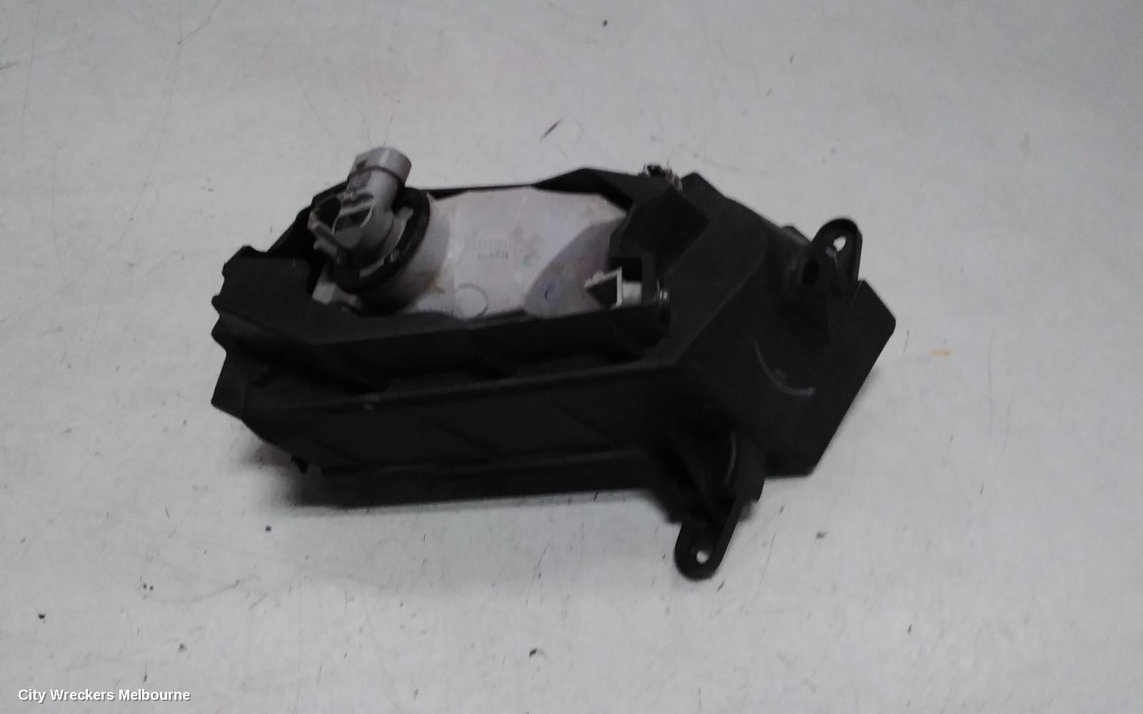 MAZDA 3 RIGHT INDICATOR/FOG/SIDE, BUMPER FOGLAMP, 2.0, PETROL, NEO/MAXX, BL, 04/2009 - 08/2011