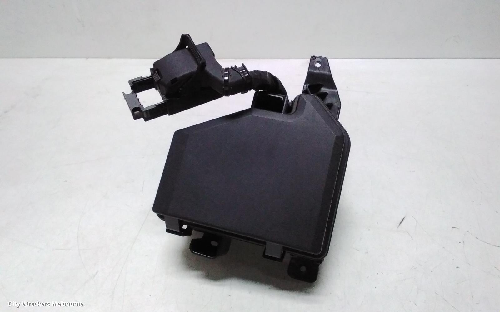 KIA STINGER FUSE BOX, ENGINE BAY, PETROL, 2.0, CK, 06/2017 - 04/2023