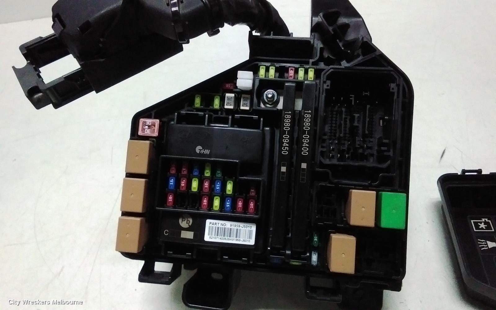 KIA STINGER FUSE BOX, ENGINE BAY, PETROL, 2.0, CK, 06/2017 - 04/2023