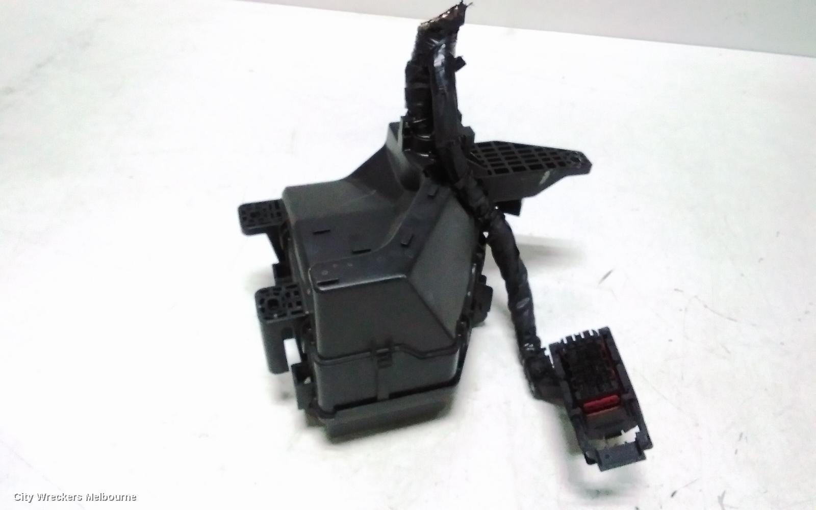 KIA STINGER FUSE BOX, ENGINE BAY, PETROL, 2.0, CK, 06/2017 - 04/2023