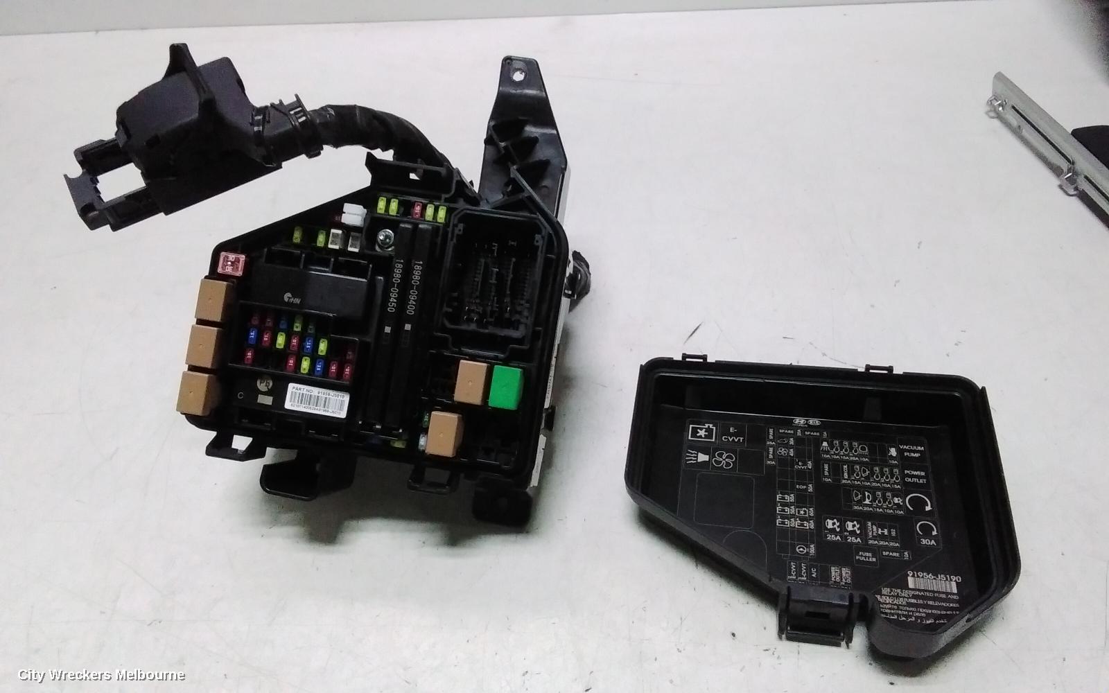 KIA STINGER FUSE BOX, ENGINE BAY, PETROL, 2.0, CK, 06/2017 - 04/2023