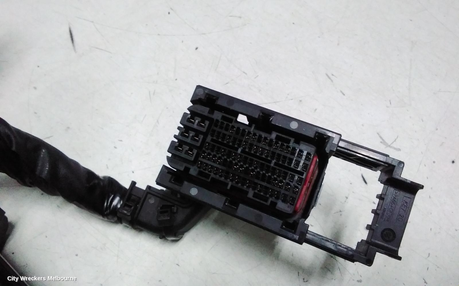 KIA STINGER FUSE BOX, ENGINE BAY, PETROL, 2.0, CK, 06/2017 - 04/2023