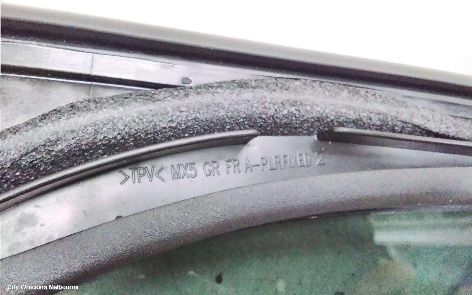 HYUNDAI SANTA FE RIGHT FRONT 1/4 DOOR GLASS, MX5, 11/2023 ONWARDS