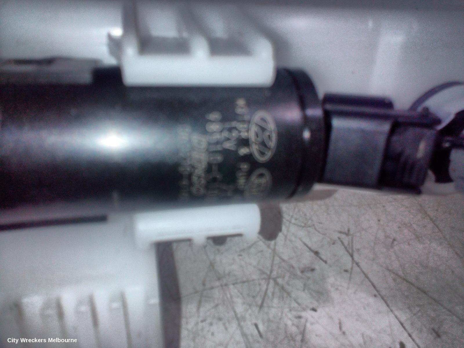 KIA STINGER WASHER BOTTLE, CK, 06/2017 - 04/2023