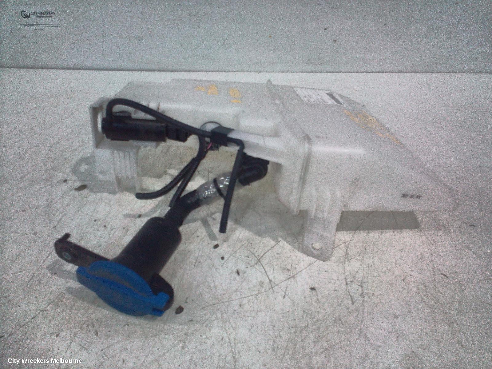 KIA STINGER WASHER BOTTLE, CK, 06/2017 - 04/2023