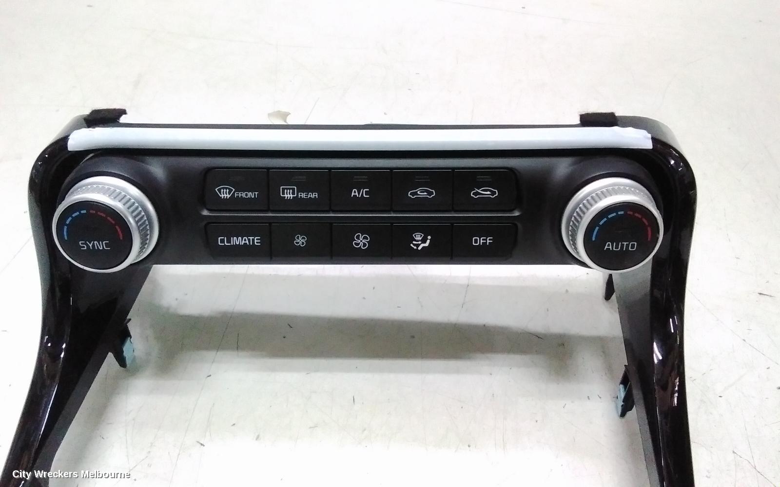 KIA STINGER HEATER/AC CONTROLS, DUAL ZONE CLIMATE CONTROL, W/ SYNC BUTTON, CK, 06/2017 - 04/2023