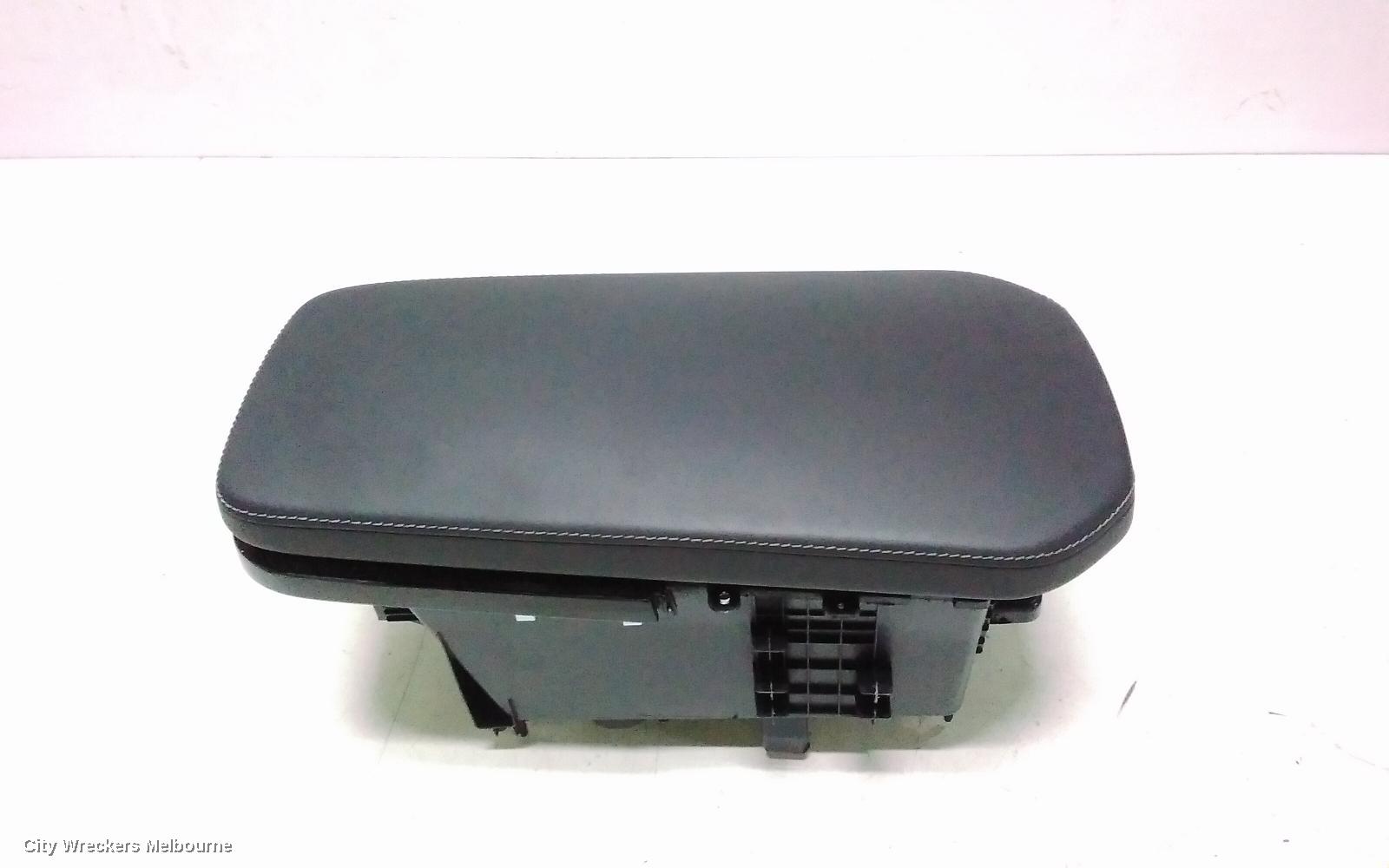 KIA STINGER CONSOLE, CK, 06/2017 - 04/2023
