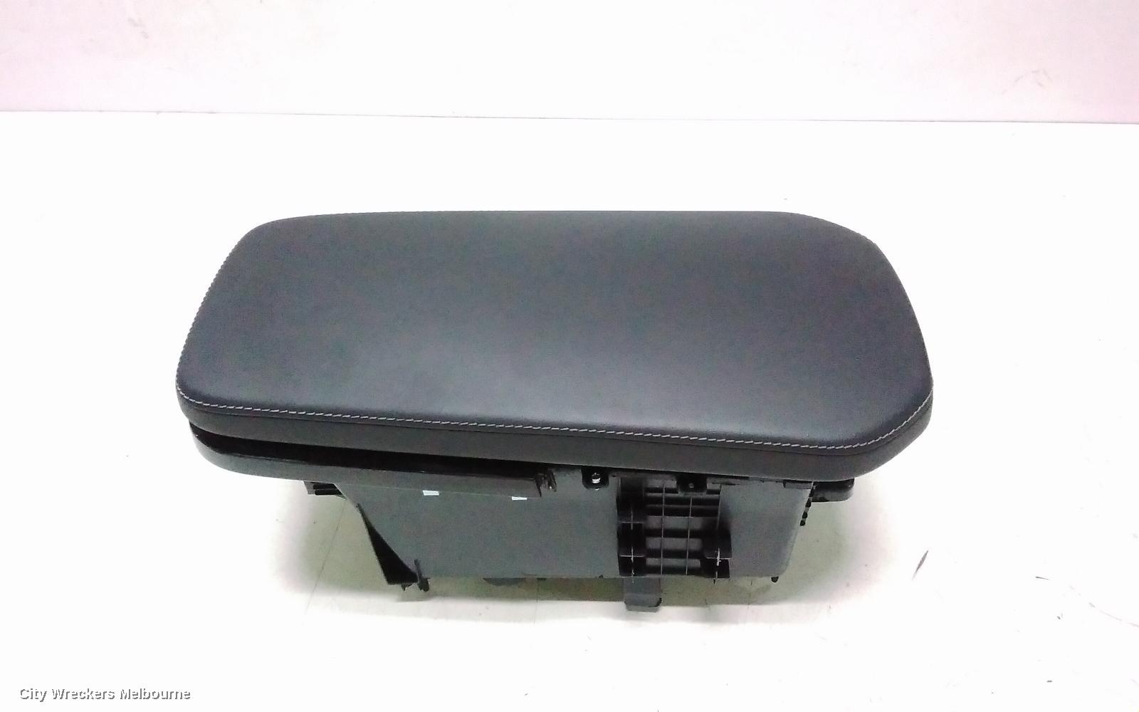 KIA STINGER CONSOLE, CK, 06/2017 - 04/2023