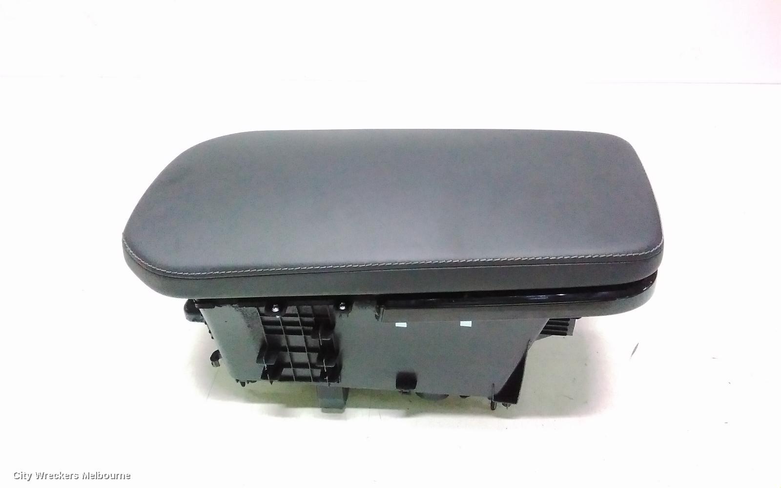 KIA STINGER CONSOLE, CK, 06/2017 - 04/2023