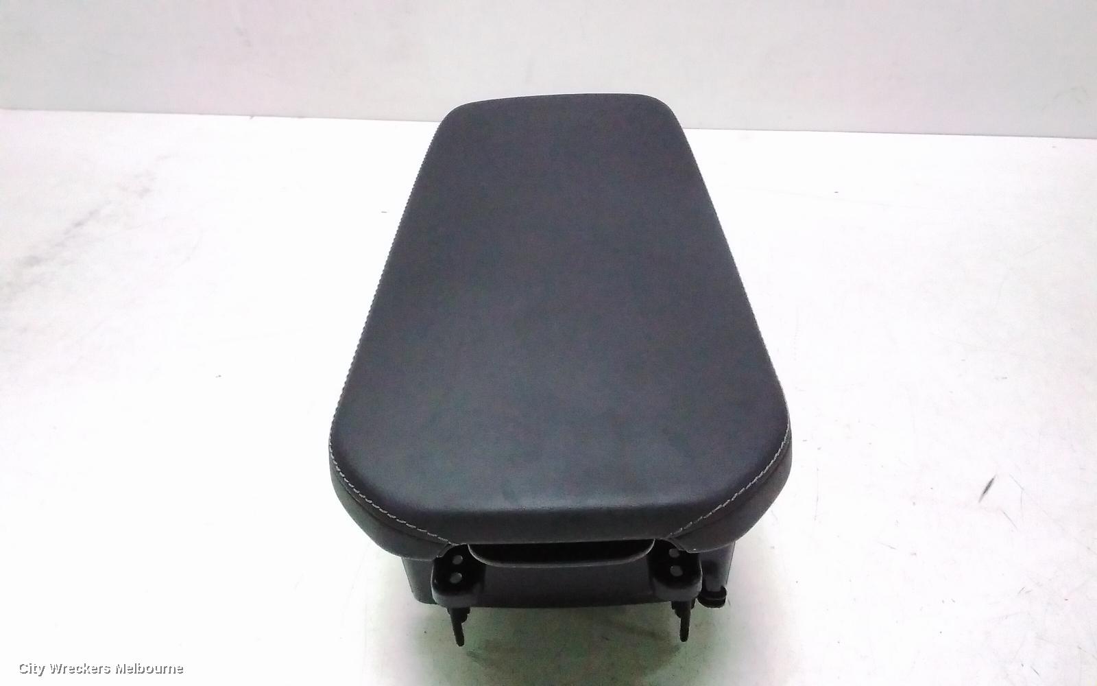 KIA STINGER CONSOLE, CK, 06/2017 - 04/2023