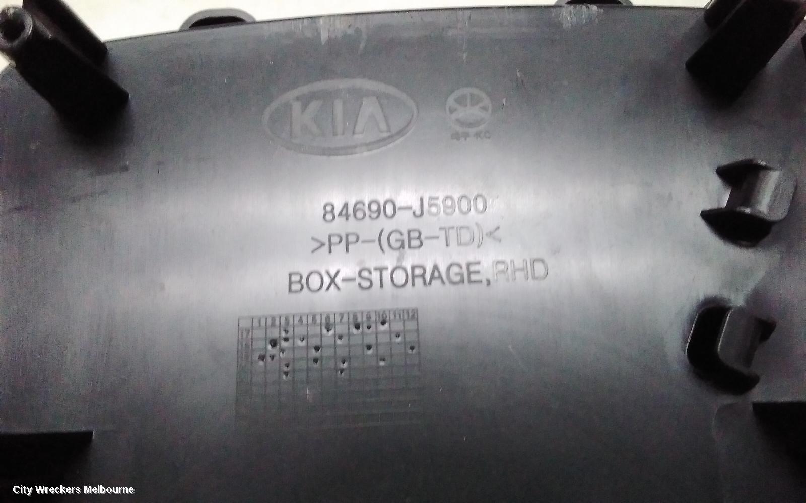 KIA STINGER CONSOLE, CK, 06/2017 - 04/2023