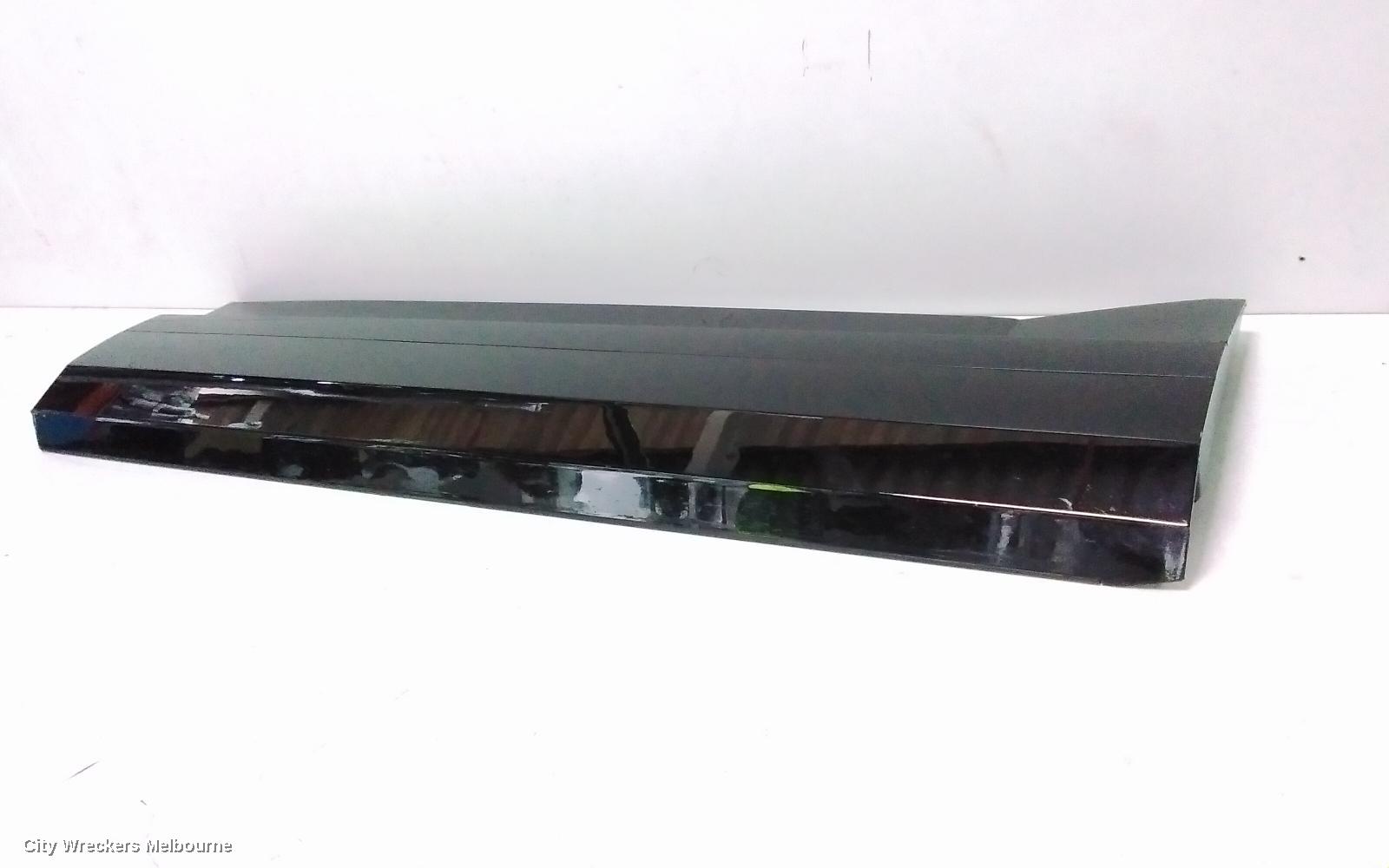 HYUNDAI SANTA FE DOOR MOULD, MX5, RH FRONT, MATTE BLACK, NON GREY INSERT, 11/2023 ONWARDS