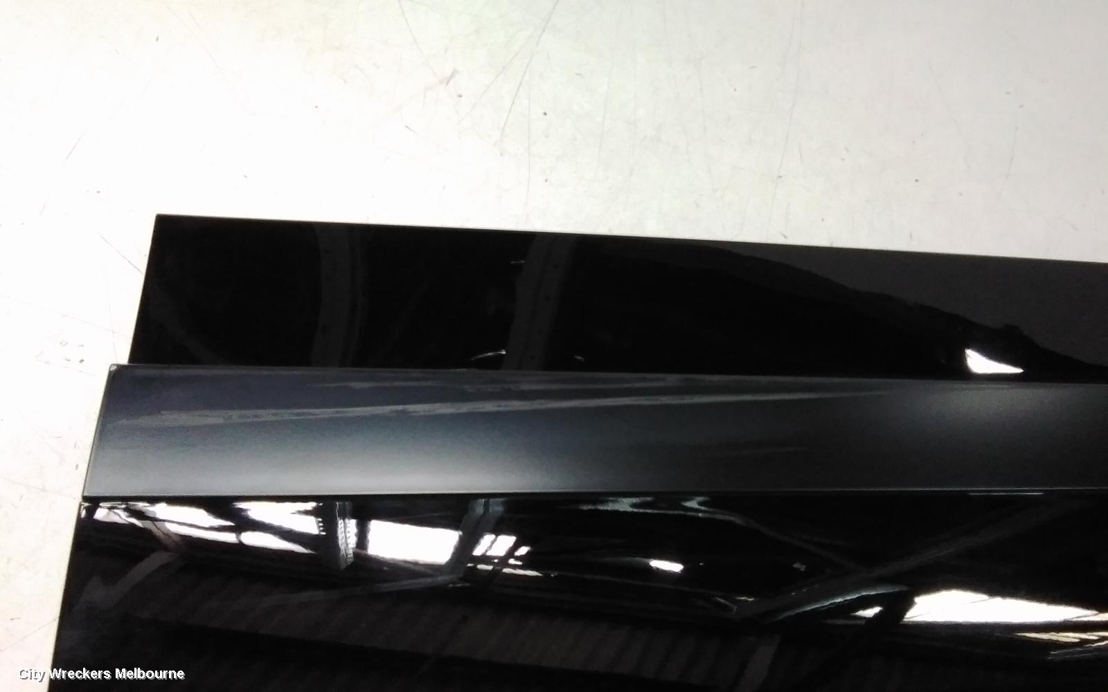 HYUNDAI SANTA FE DOOR MOULD, MX5, RH FRONT, MATTE BLACK, NON GREY INSERT, 11/2023 ONWARDS