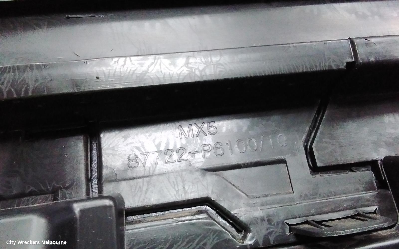 HYUNDAI SANTA FE DOOR MOULD, MX5, RH FRONT, MATTE BLACK, NON GREY INSERT, 11/2023 ONWARDS