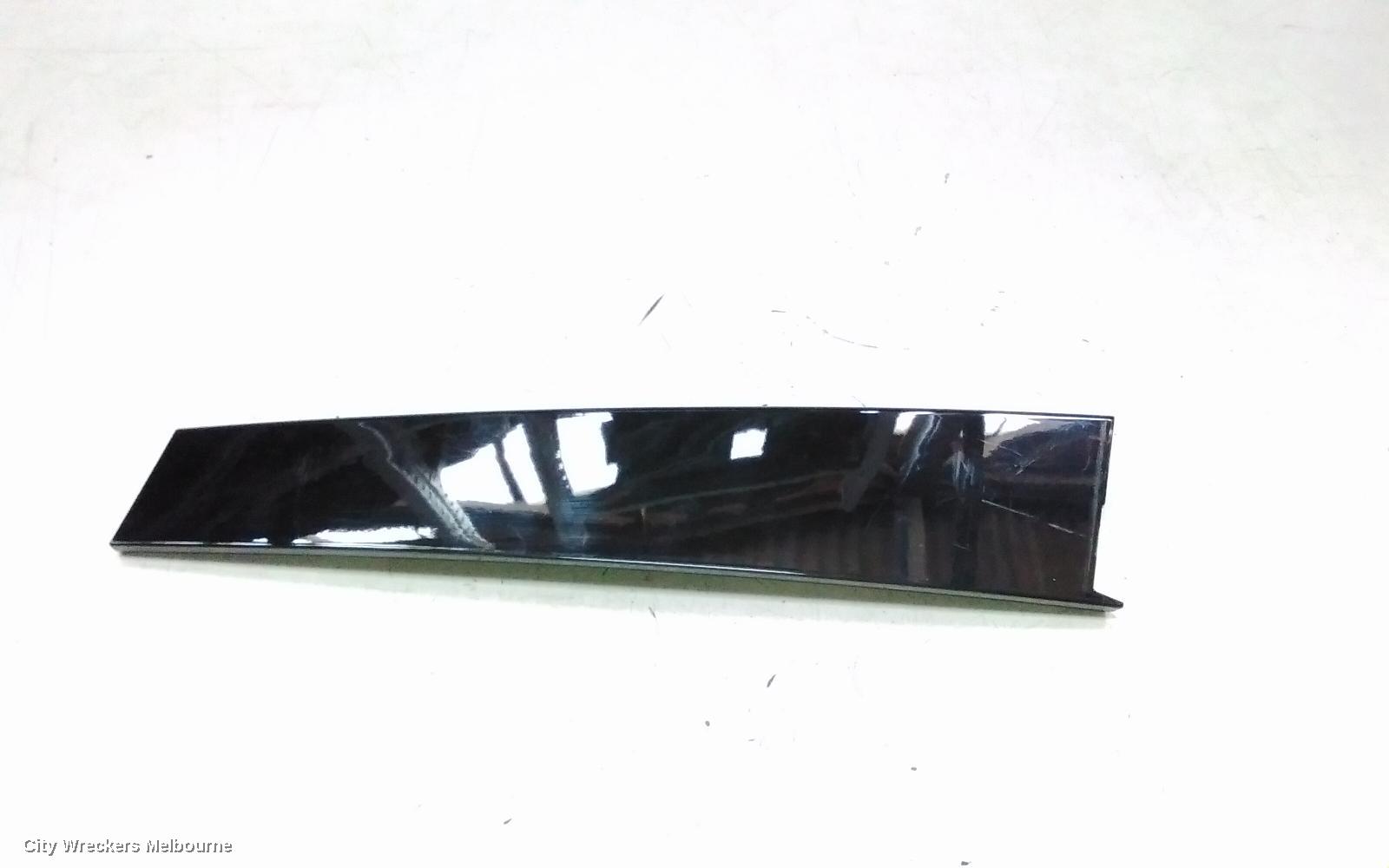 HYUNDAI SANTA FE DOOR MOULD, RIGHT FRONT BALCK DORO MOULD CHECK PHOTO : 137221, MX5, RH FRONT, MATTE BLACK, NON GREY INSERT, 11/2023 ONWARDS