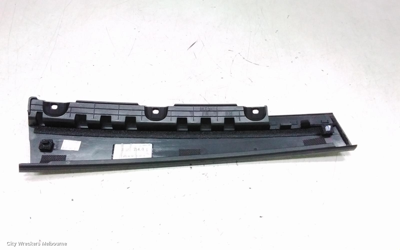 HYUNDAI SANTA FE DOOR MOULD, RIGHT FRONT BALCK DORO MOULD CHECK PHOTO : 137221, MX5, RH FRONT, MATTE BLACK, NON GREY INSERT, 11/2023 ONWARDS