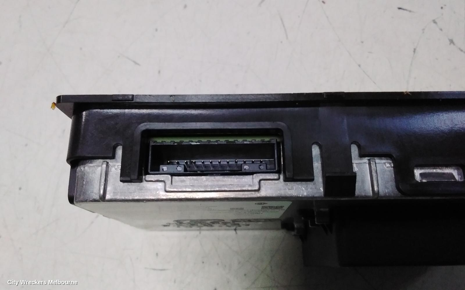 HYUNDAI TUCSON, NX4, WIRELESS CHARGING INDICATOR (IN FRONT OF CENTER CONSOLE), 02/2021 ONWARDS, MOBIL CHRGER : 137280