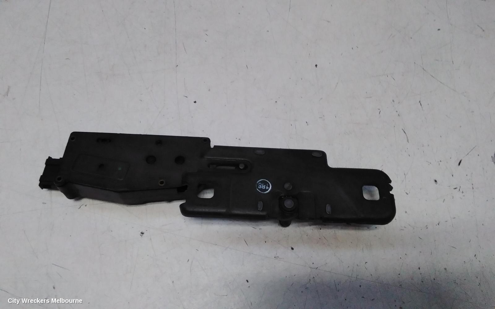 AUDI Q7 DOOR/BOOT/GATE LOCK, TAILGATE LOCK, 4L, 10/2009 - 08/2015